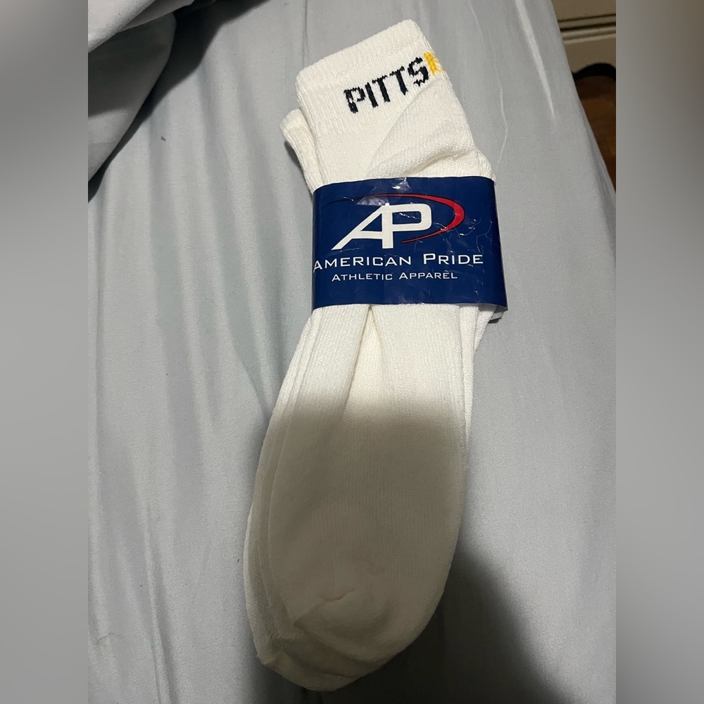NWT American Pride White Athletic Socks with Black and Yellow Accents